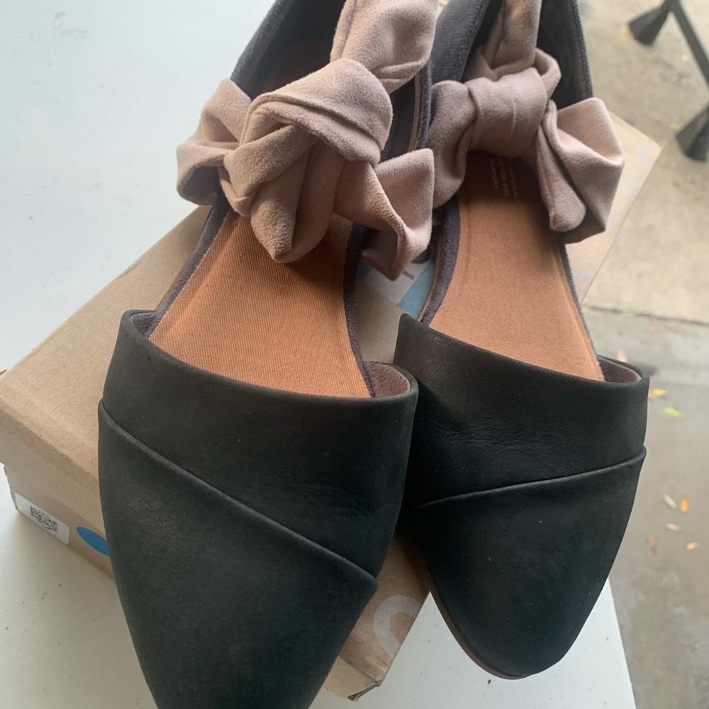 Toms - Picture 3 of 3